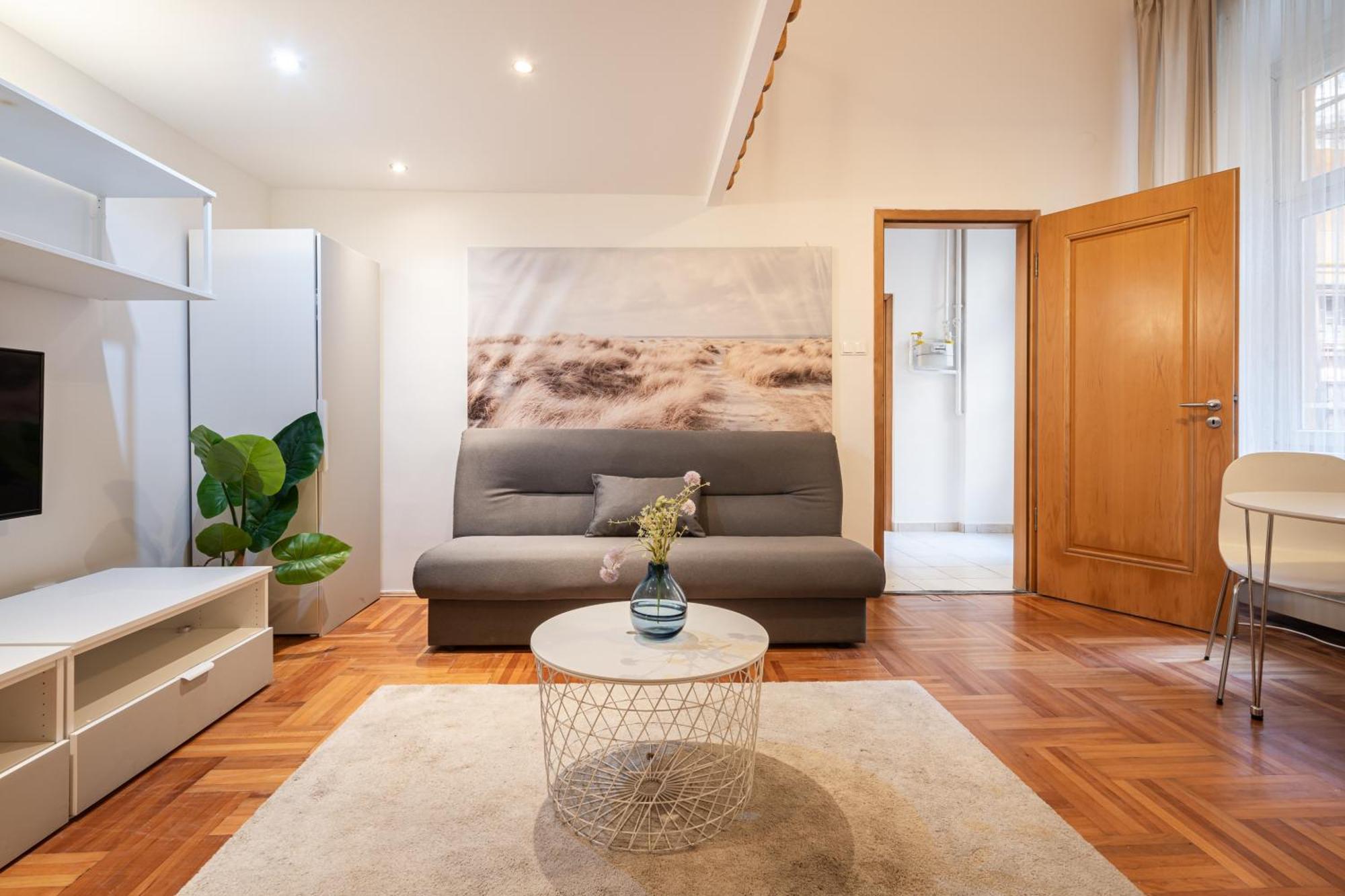 H9- Boutique Apartments, Best Location, By Bqa Budapest Exterior photo